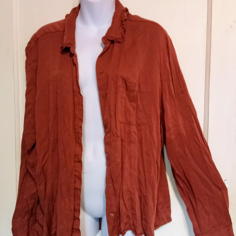 🛍️ BUNDLE ONLY 🛍️a.n.a Terracotta Button Down Shirt - Picture 1 of 5